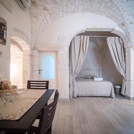 La Nicchia Di Paola Apartment Ostuni Bagian luar foto