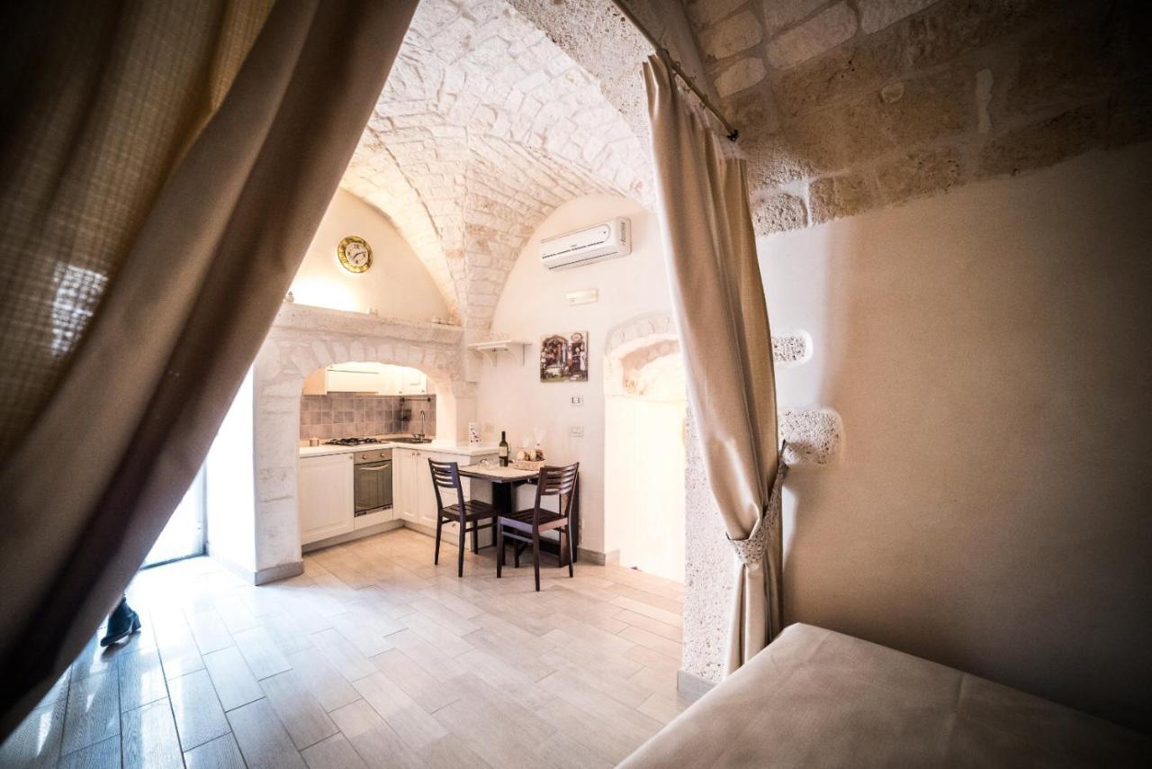 La Nicchia Di Paola Apartment Ostuni Bagian luar foto