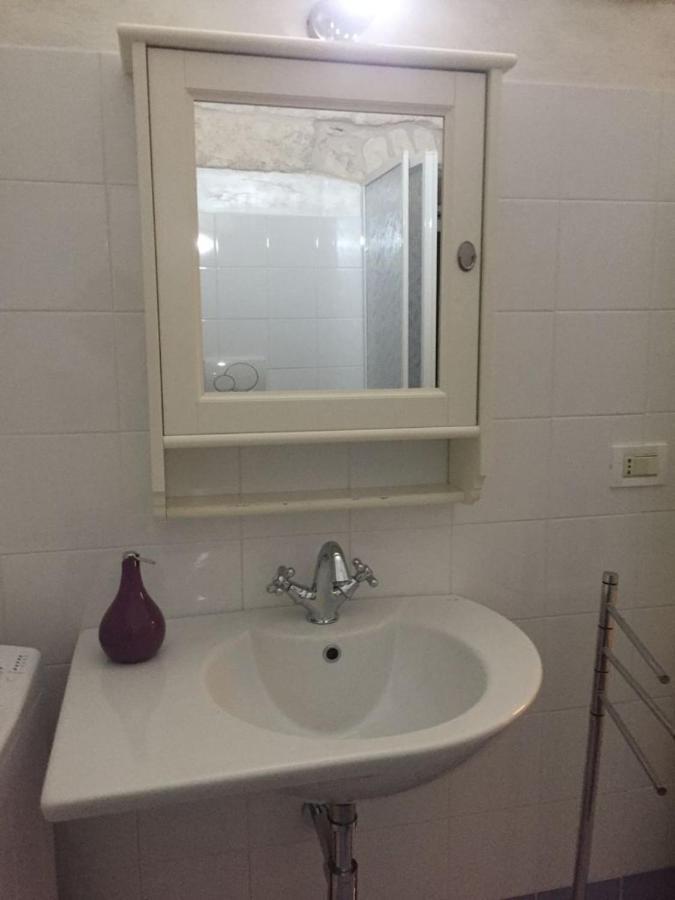 La Nicchia Di Paola Apartment Ostuni Bagian luar foto