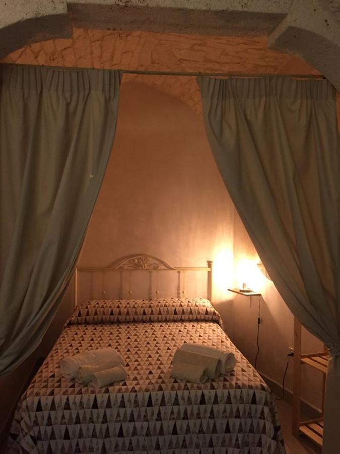 La Nicchia Di Paola Apartment Ostuni Bagian luar foto