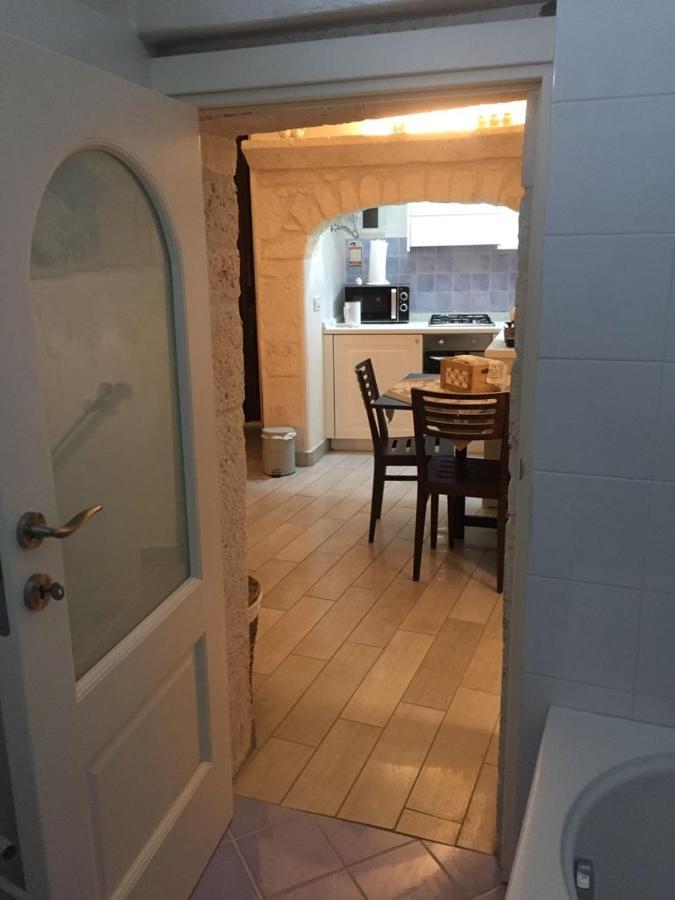 La Nicchia Di Paola Apartment Ostuni Bagian luar foto