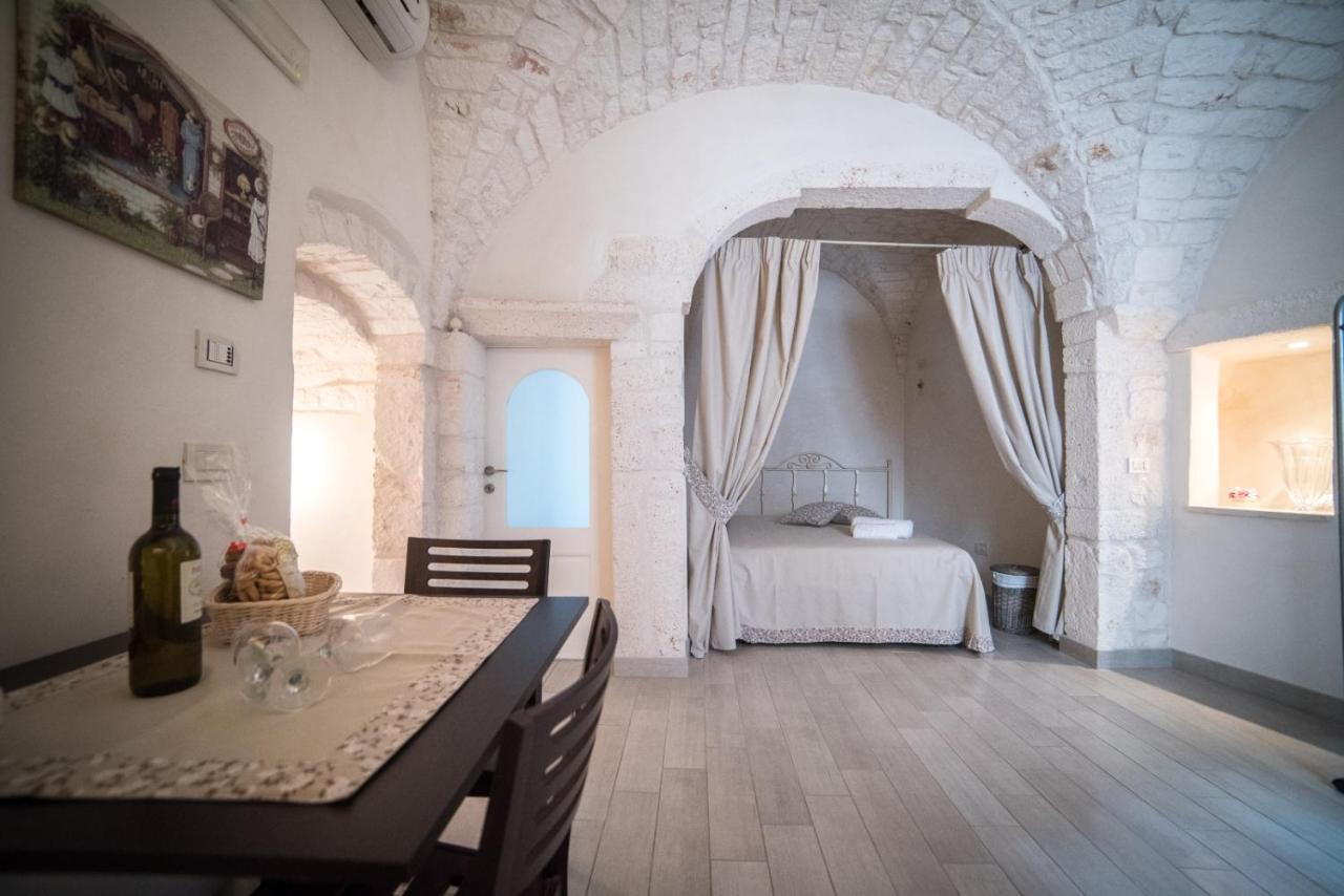 La Nicchia Di Paola Apartment Ostuni Bagian luar foto